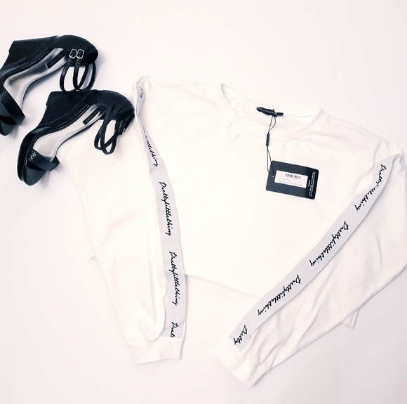 PrettyLittleThing Tops - 🛑NWT🎯PrettyLittleThing 🛒CROP sweatshirt LARGE